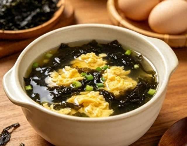 秋天腿脚没劲？紫菜这么吃，补钾养肝，比香蕉强太多