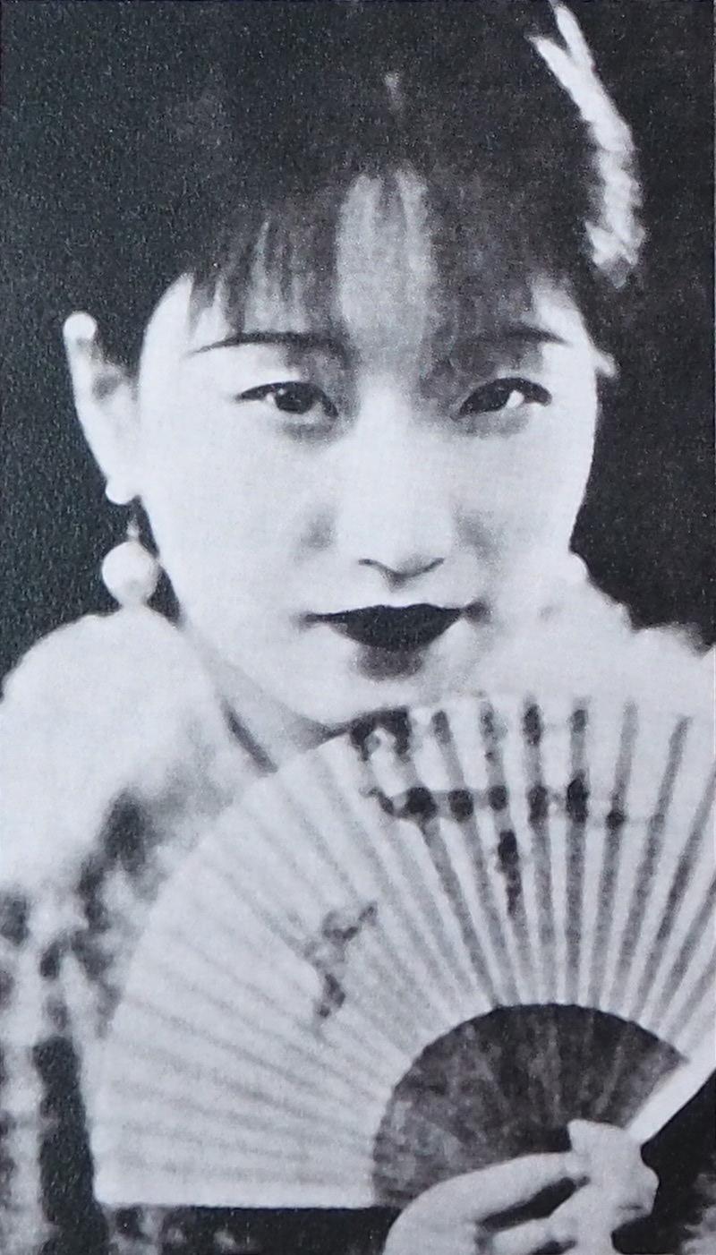 当年，陆小曼穷得揭不开锅，日本人带着1000块大洋送上门。陆小曼故意邋里邋遢，穿