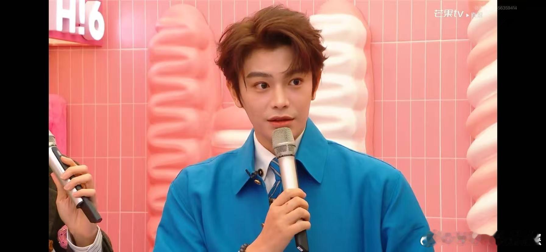 丁禹兮演开小差被何老师拆穿 丁禹兮在节目里的状态真的很松弛，走神被抓包后还能顺势