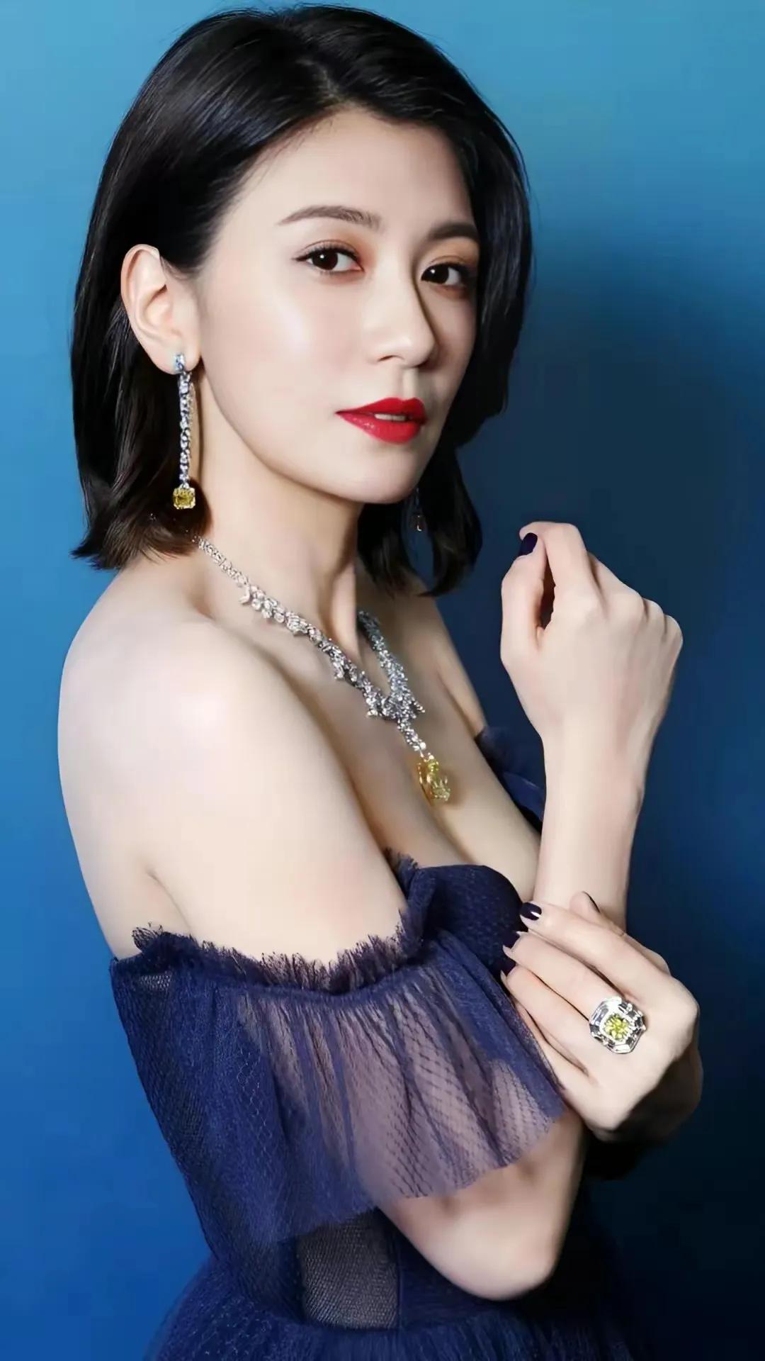 #女明星谁最美# #明星美图# #惊艳女神# #贾静雯#
达人推荐 女主角唇泥