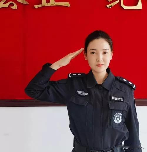辅警：我不但热爱这份职业，也是为了更好地生活，只能负重前行！
 
作为一名辅警，