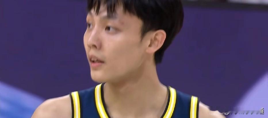 徐杰复出砍全队最高分22分，广东男篮却遗憾主场输球。比分87比88，被浙江稠州男