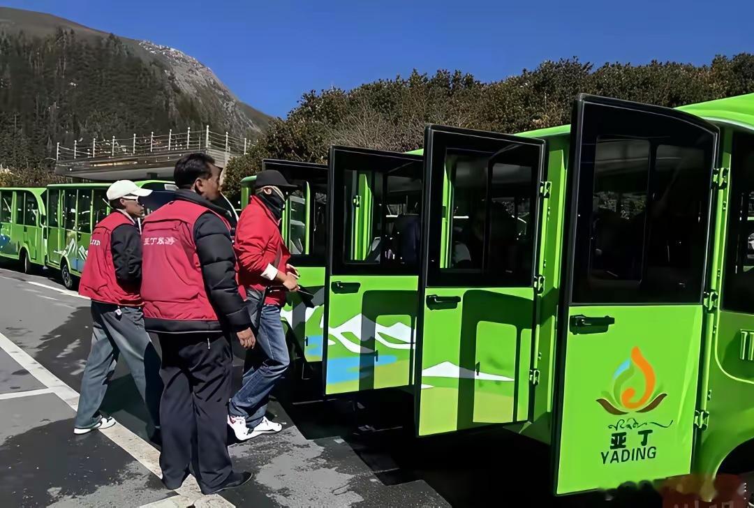 甘孜通报稻城亚丁景区违规封堵省道 稻城亚丁最害怕的，不是整改，不是罚款，是摘牌。