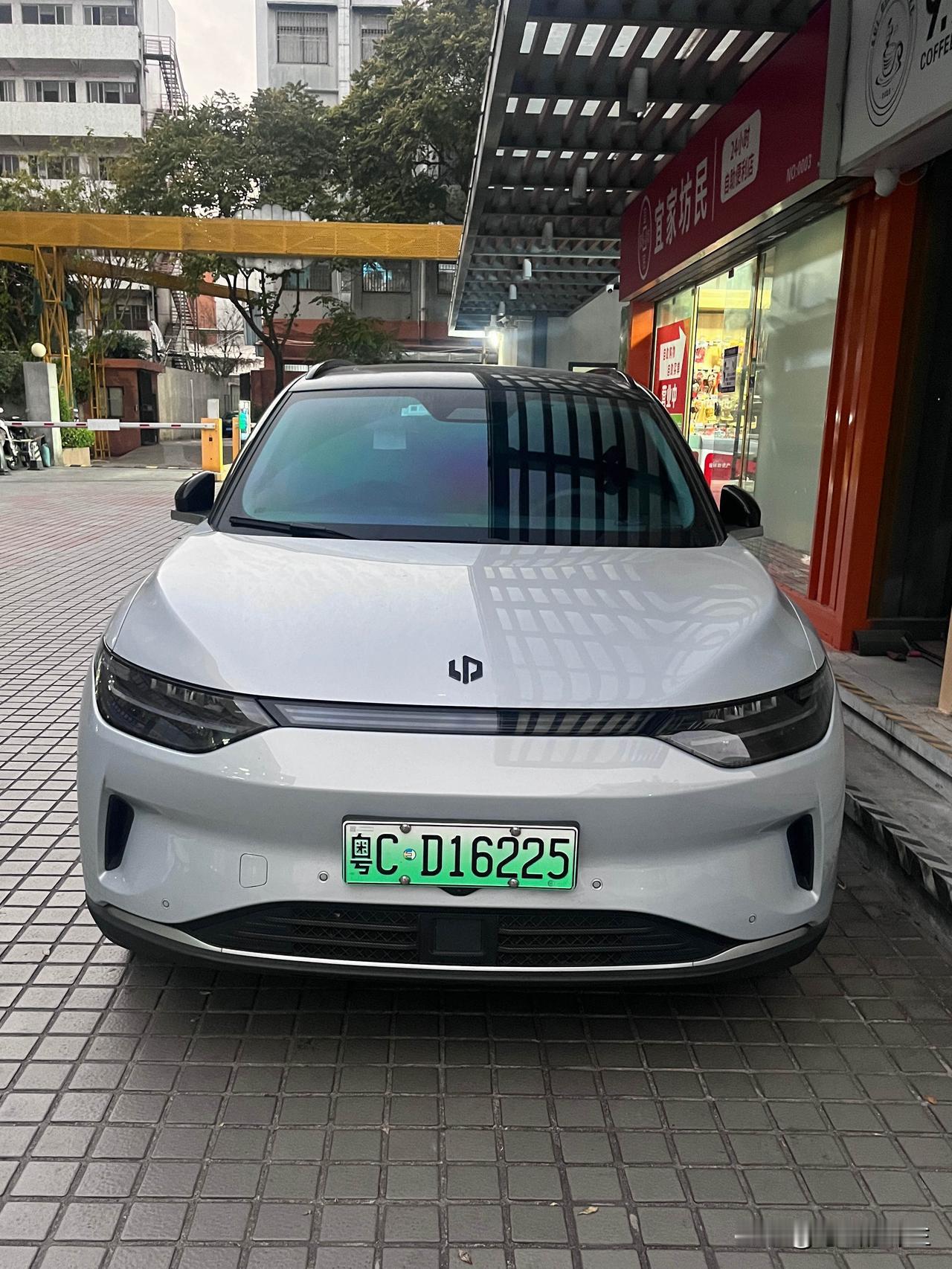 【零跑C11能装很多东西？】
今年用C11的后备箱算是把它用的比较勤快了，不过是