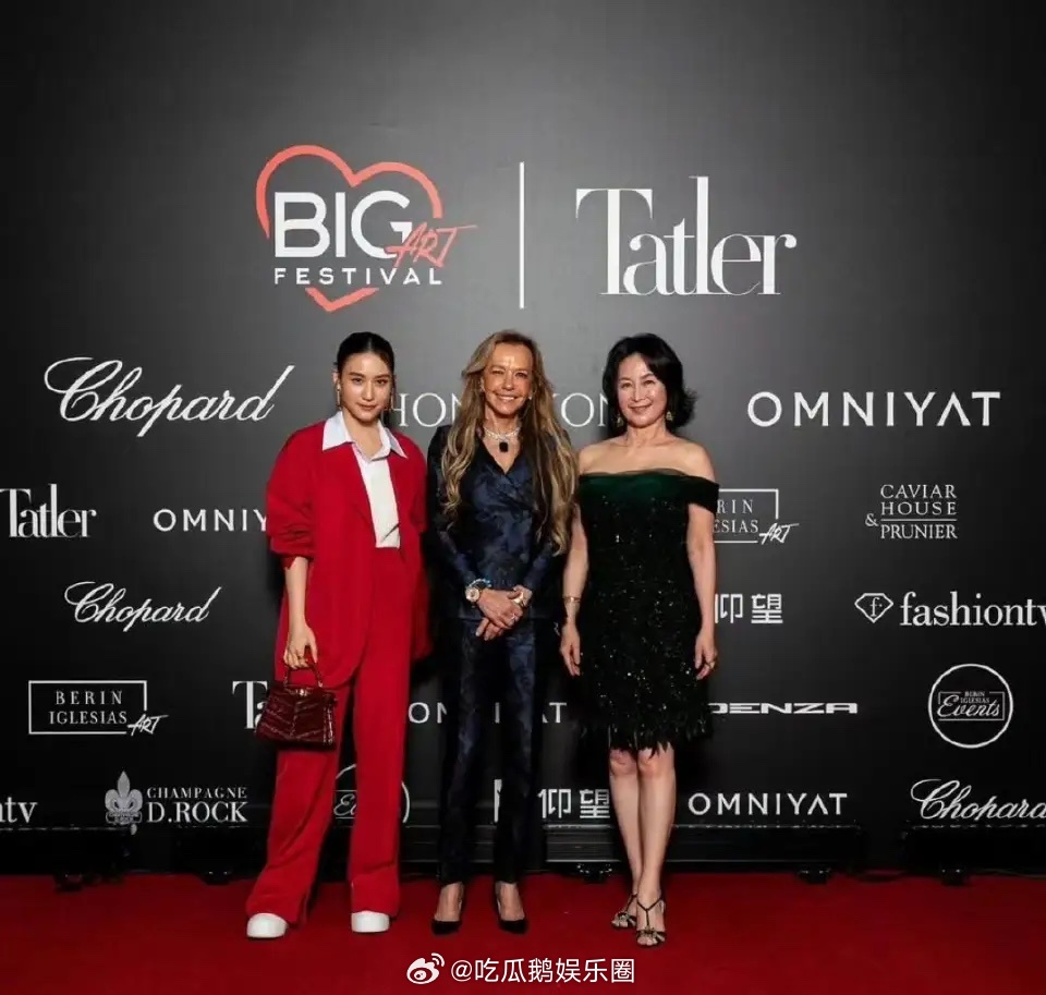 何超莲发文祝福曾昭怡40岁生日快乐，曾昭怡是何超琼干女儿，何超莲是何超琼的妹妹，