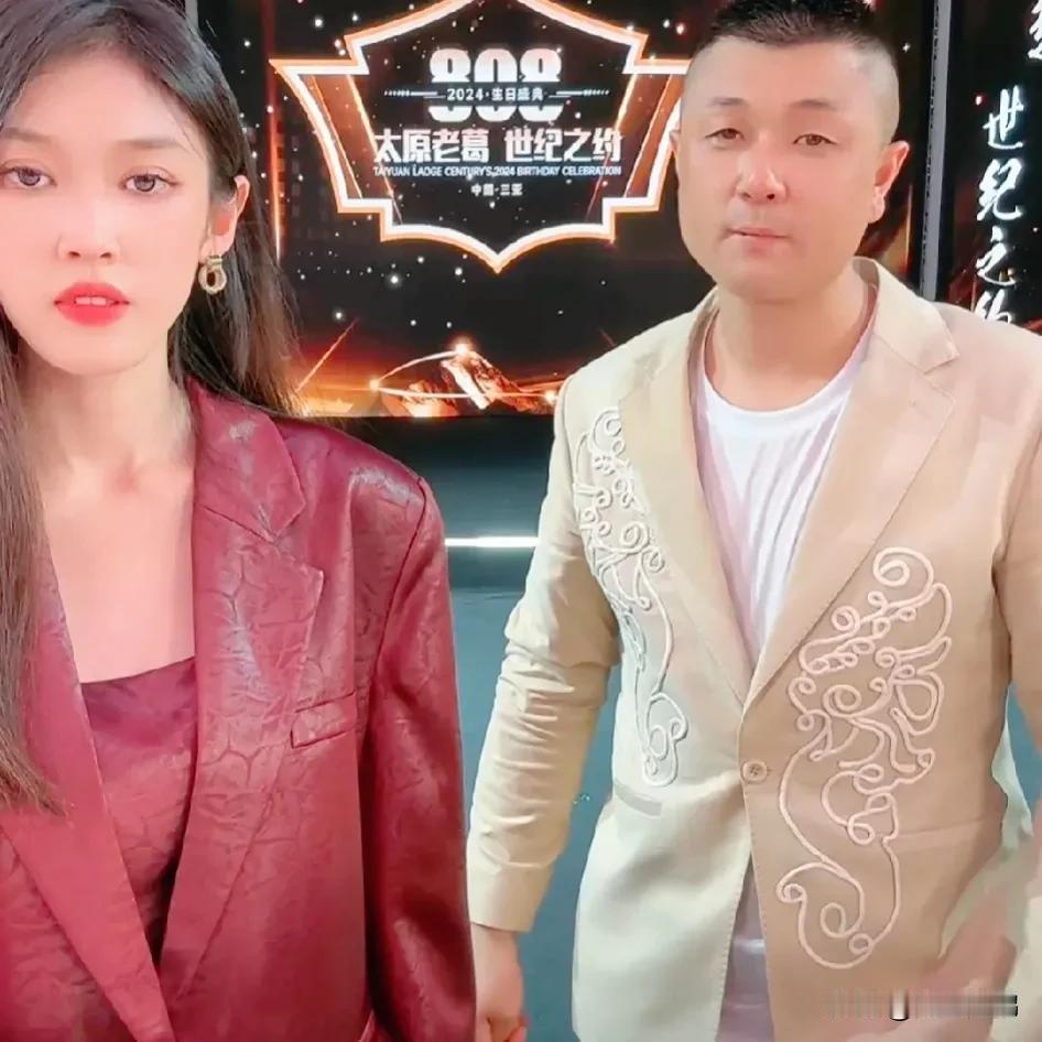 没有特别硬的实力，请不要去全民歌王
    四合传媒艺人多如牛毛，如果你唱歌一般