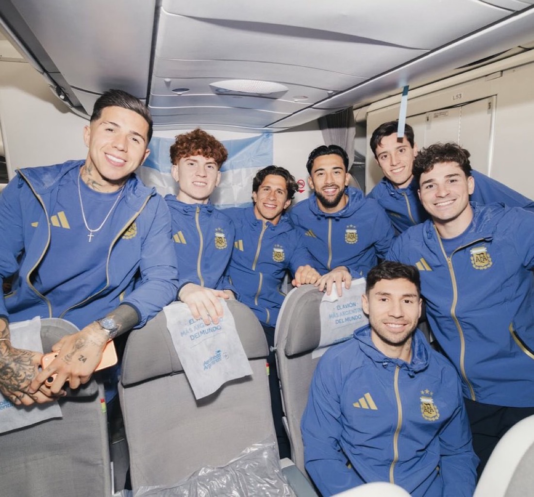 梅西  世界冠军们正在前往堪萨斯，为卫冕任务做准备 😍🇦🇷世界杯阿根廷足坛