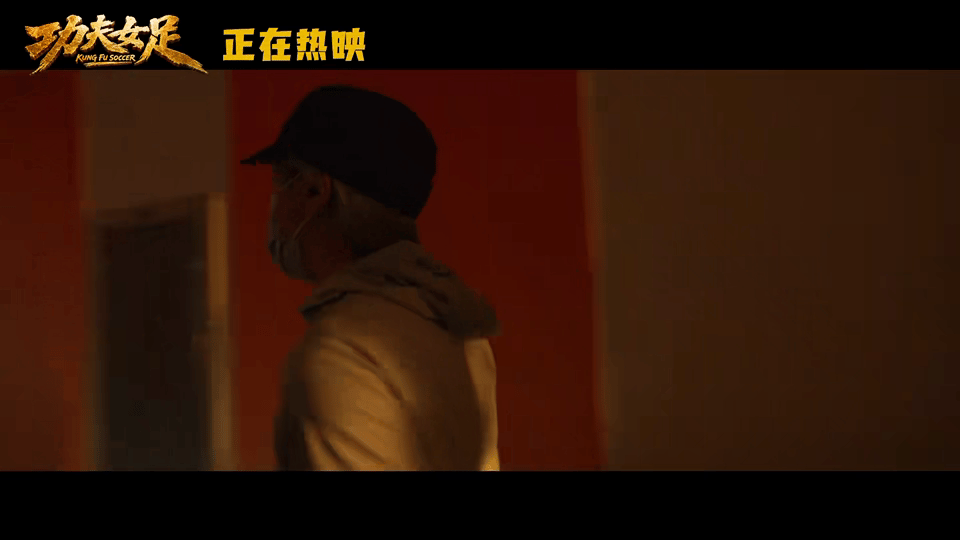 周星驰在人们心中永远是独一档的70、80、90后的青春天花板当属周星驰，喜剧地位