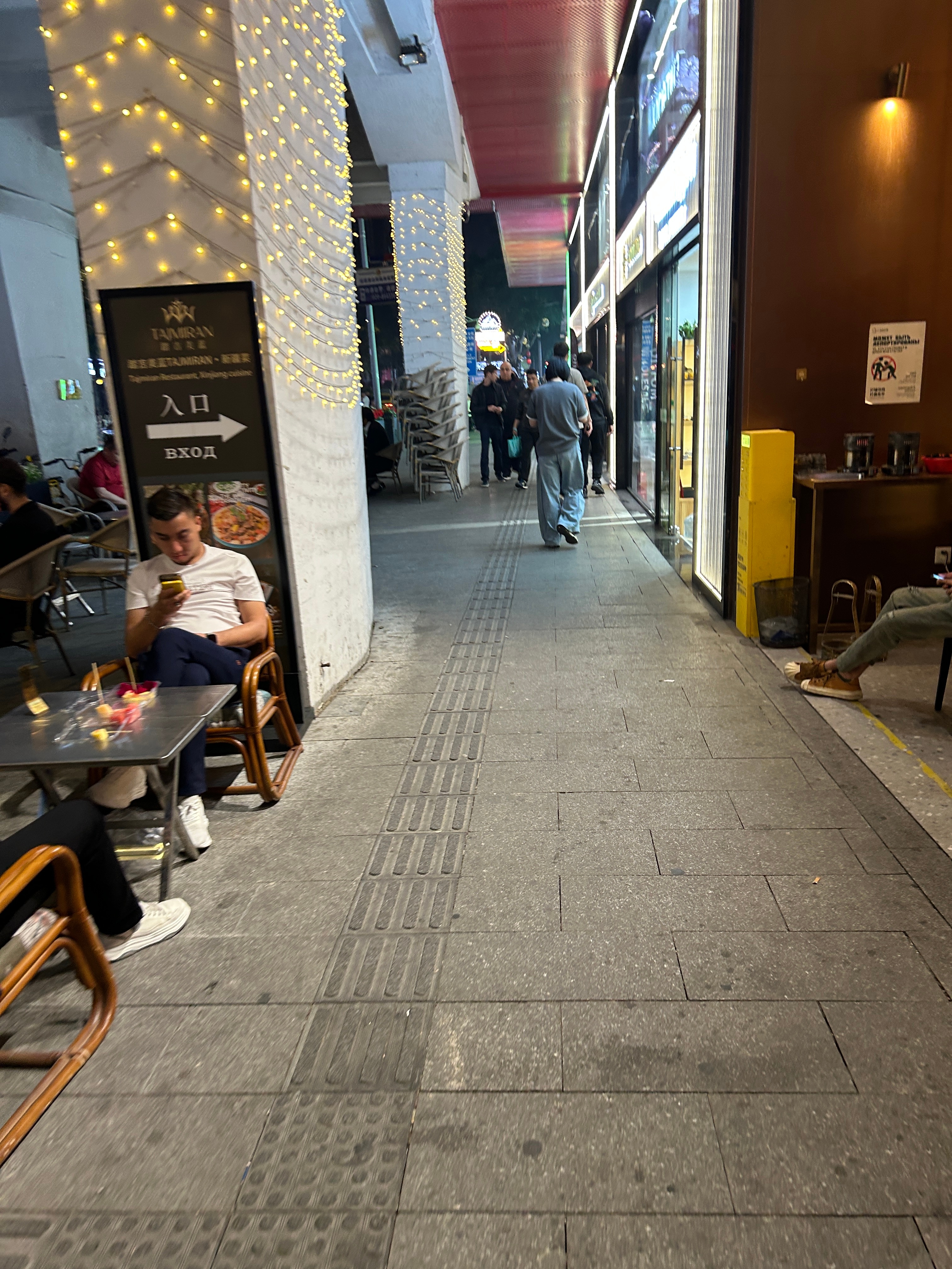 感觉像进入了外国