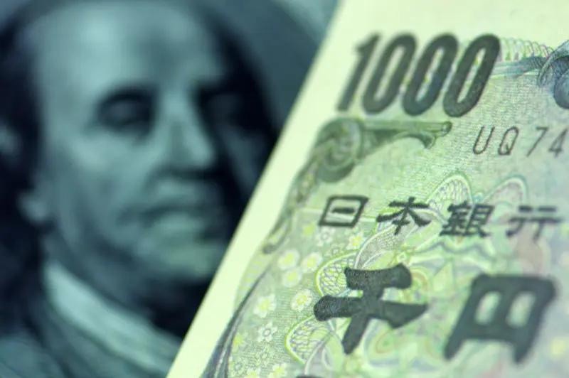 【面对日元崩溃，美日联手干预汇市支撑日元，为15年来首次，美财长称或采取更多措施