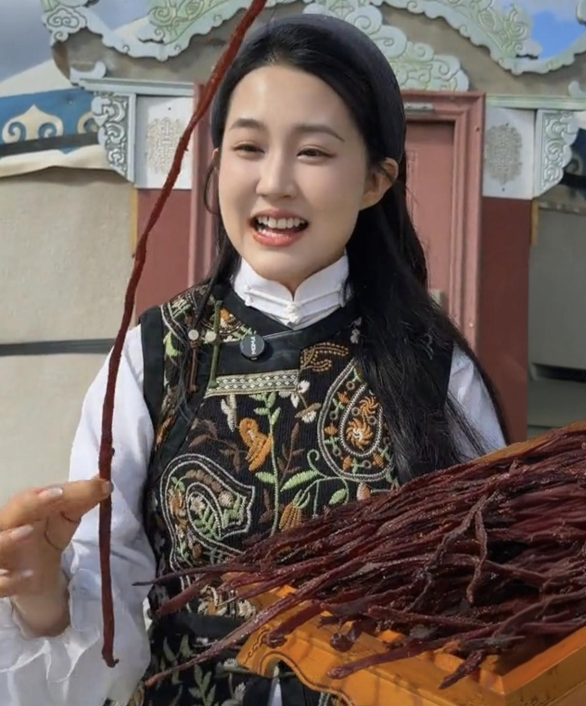 内蒙牛肉干卖遍了全国各地，内蒙各网红卖那么多牛肉干是不是不赚钱，现在推出了猪肉干