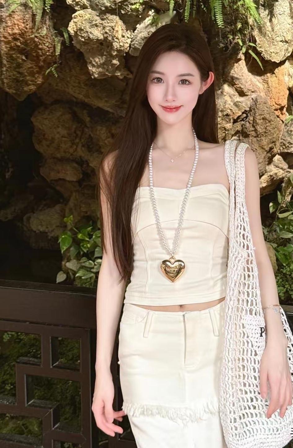 没事，别老寻思“别人家的好”，自己碗里的饭就算没肉，吃饱了也踏实。