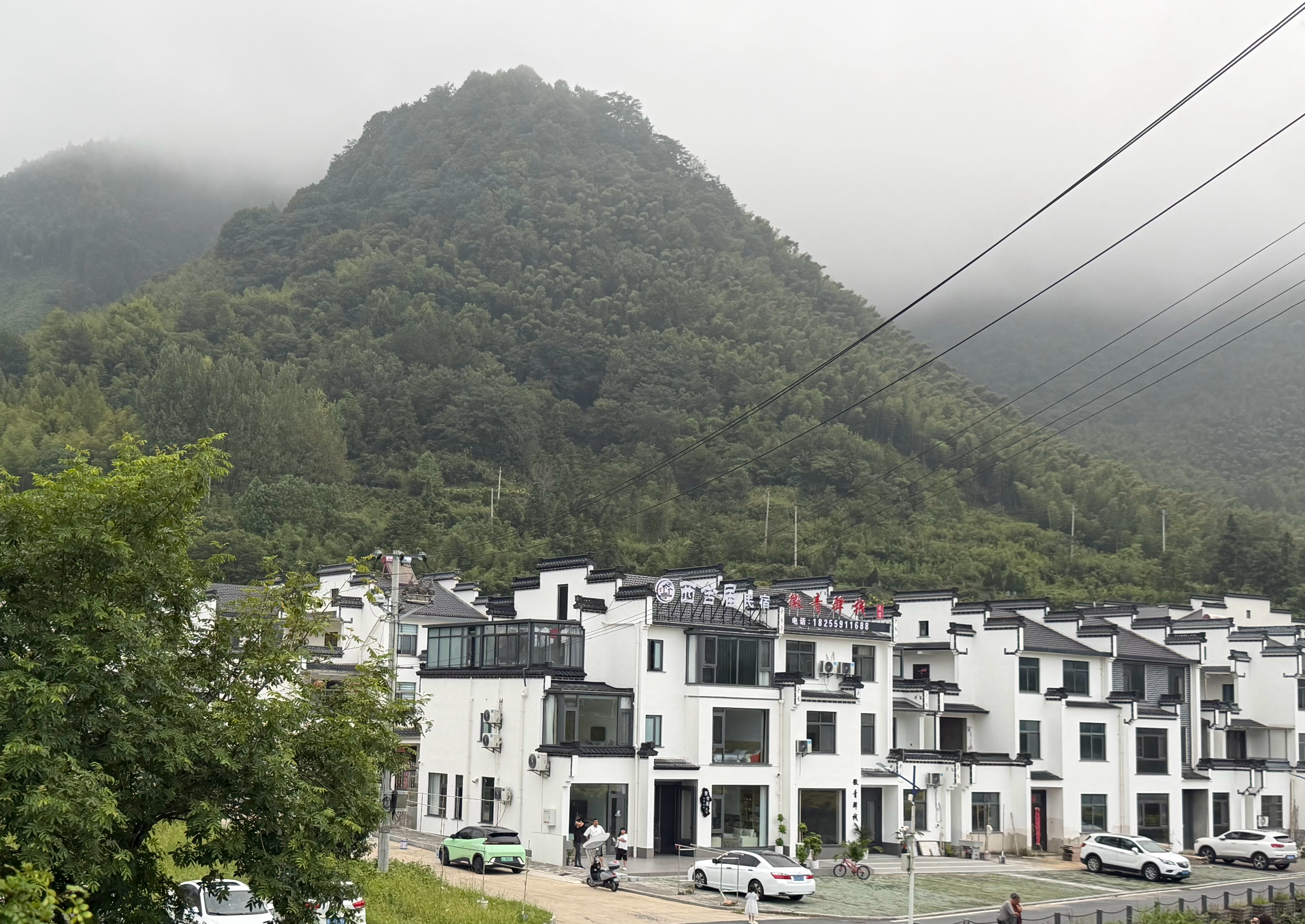 黄山西站旁边的小村庄，没想到还有一个叫“躺赢”的咖啡☕️店，安徽的村民有这“爱好