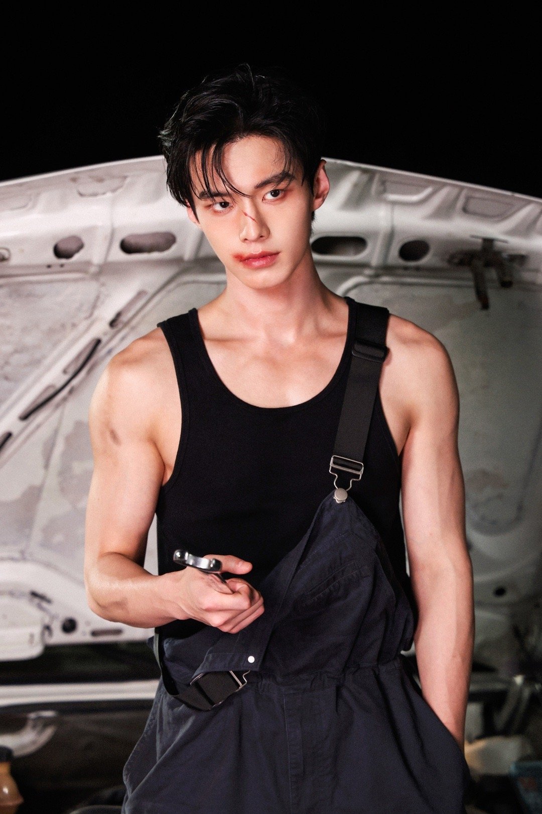 谁来管管何与干净修长的手指杀疯了，气场凌厉又懂温柔，何与把靳朝演活了。 