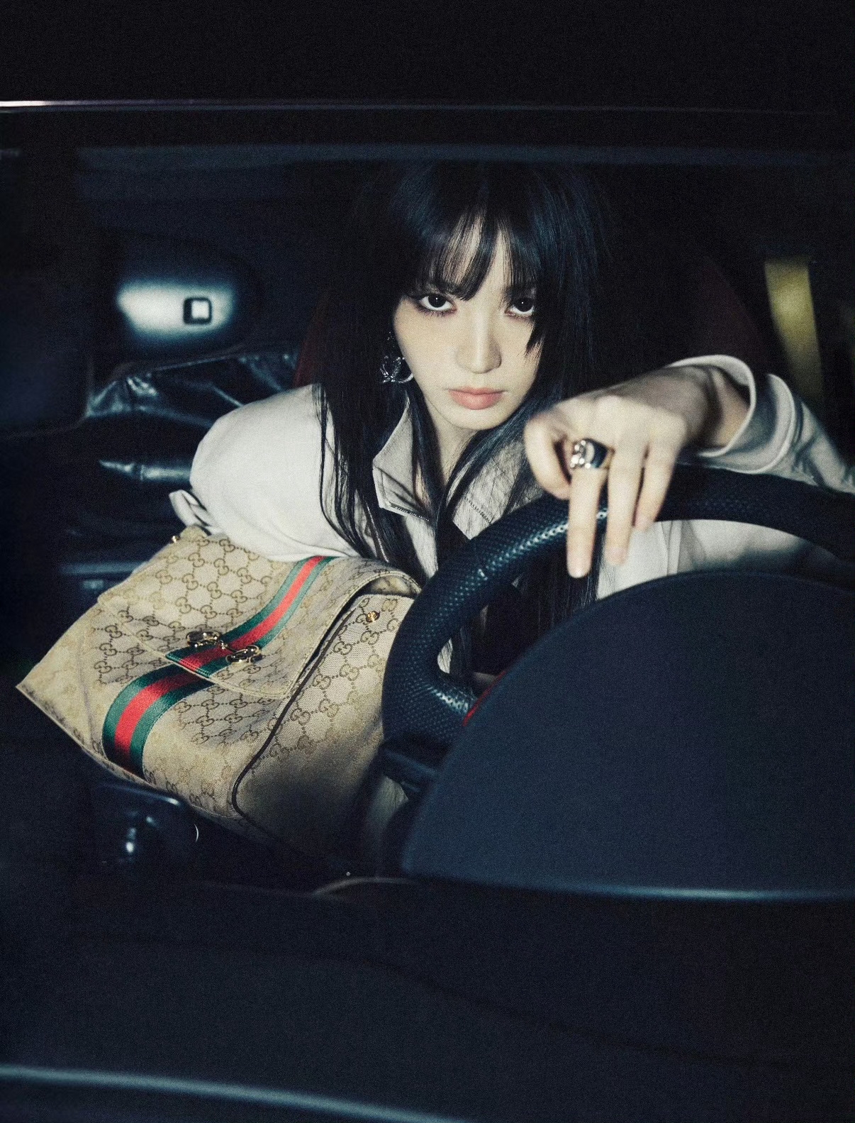 GUCCI田曦薇张凌赫大片小田这个妆造太飒了，没法让人忽视的美，真的是951满分