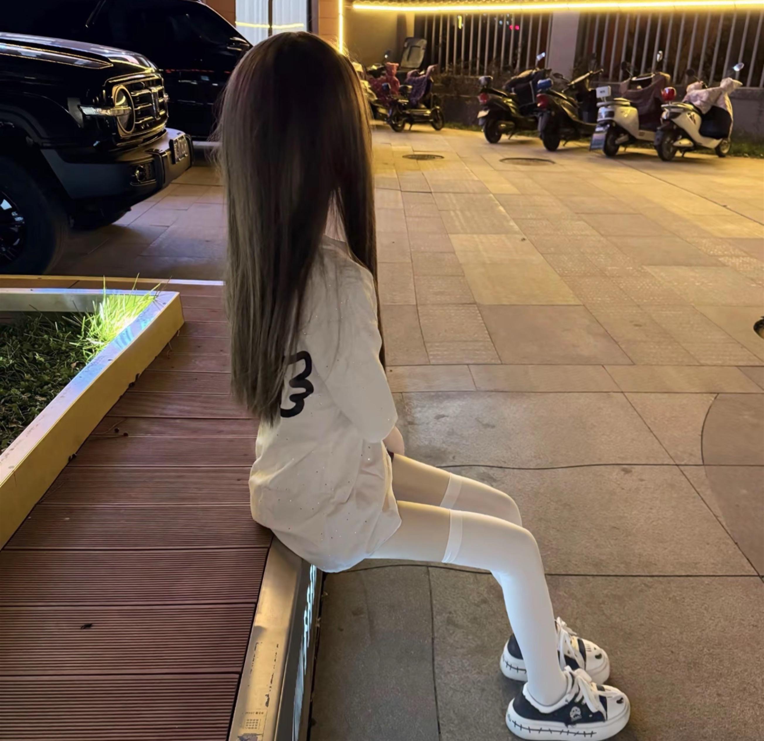 以前的自信是装的 那又怎么样 现在是真的