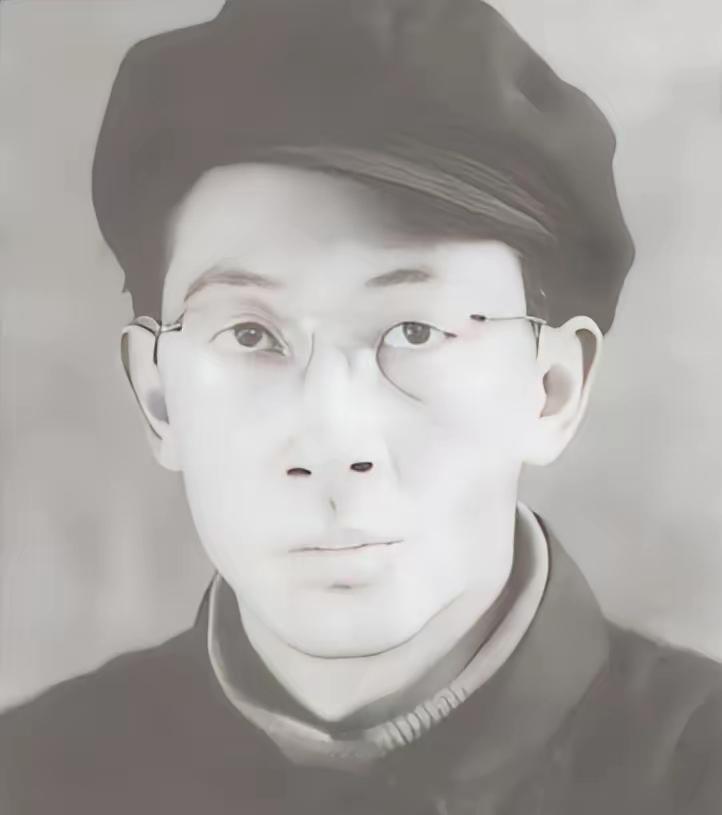 1950年，大汉奸张景惠走进战犯管理所，却看见同为汉奸的儿子穿着军装站在门口。他