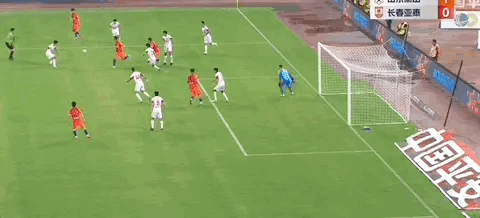 中超裁判真不是吹的！[思考]忘记自我，全情投入比赛，有意前插？意识绝佳，但你不是