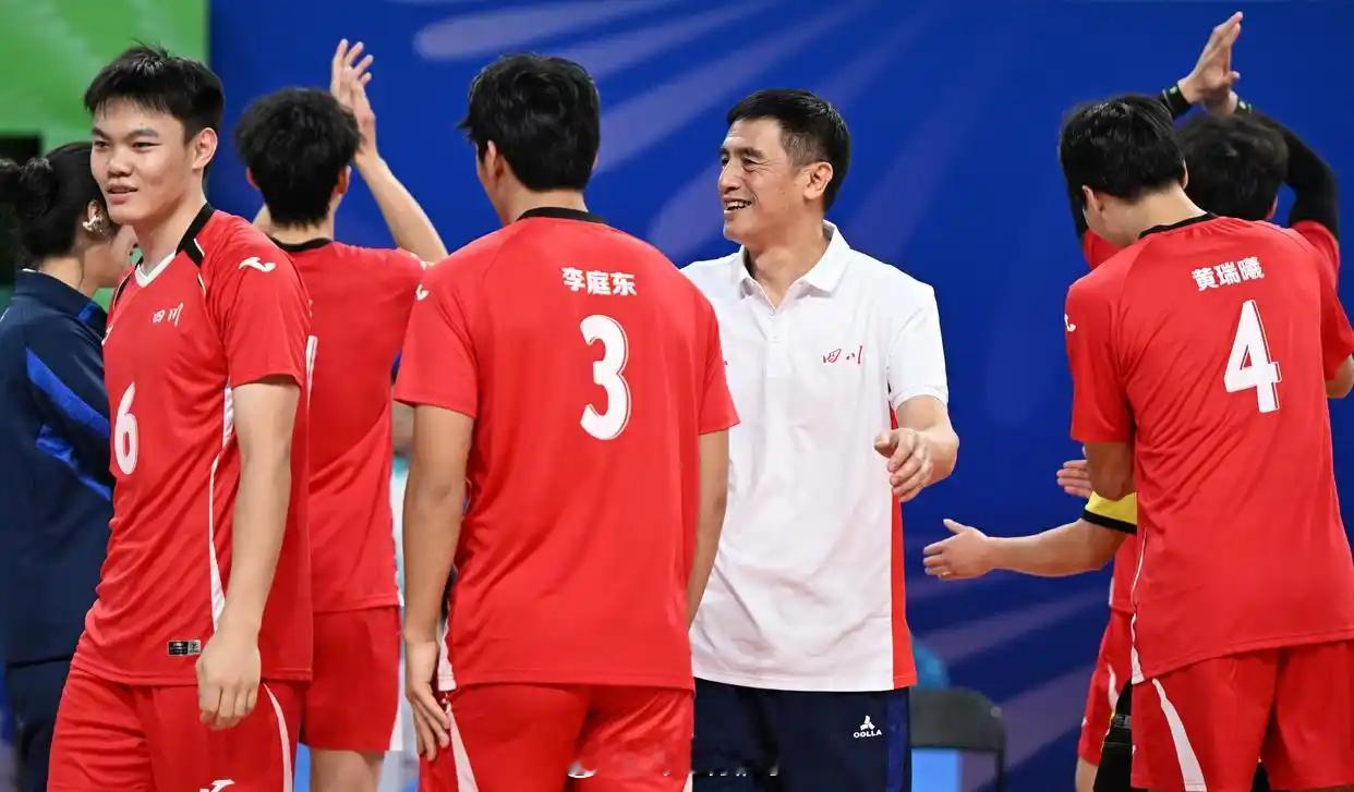 新华社组照： U20男排五、六名决赛，11月12日，四川队3-0完胜北京队获得赛