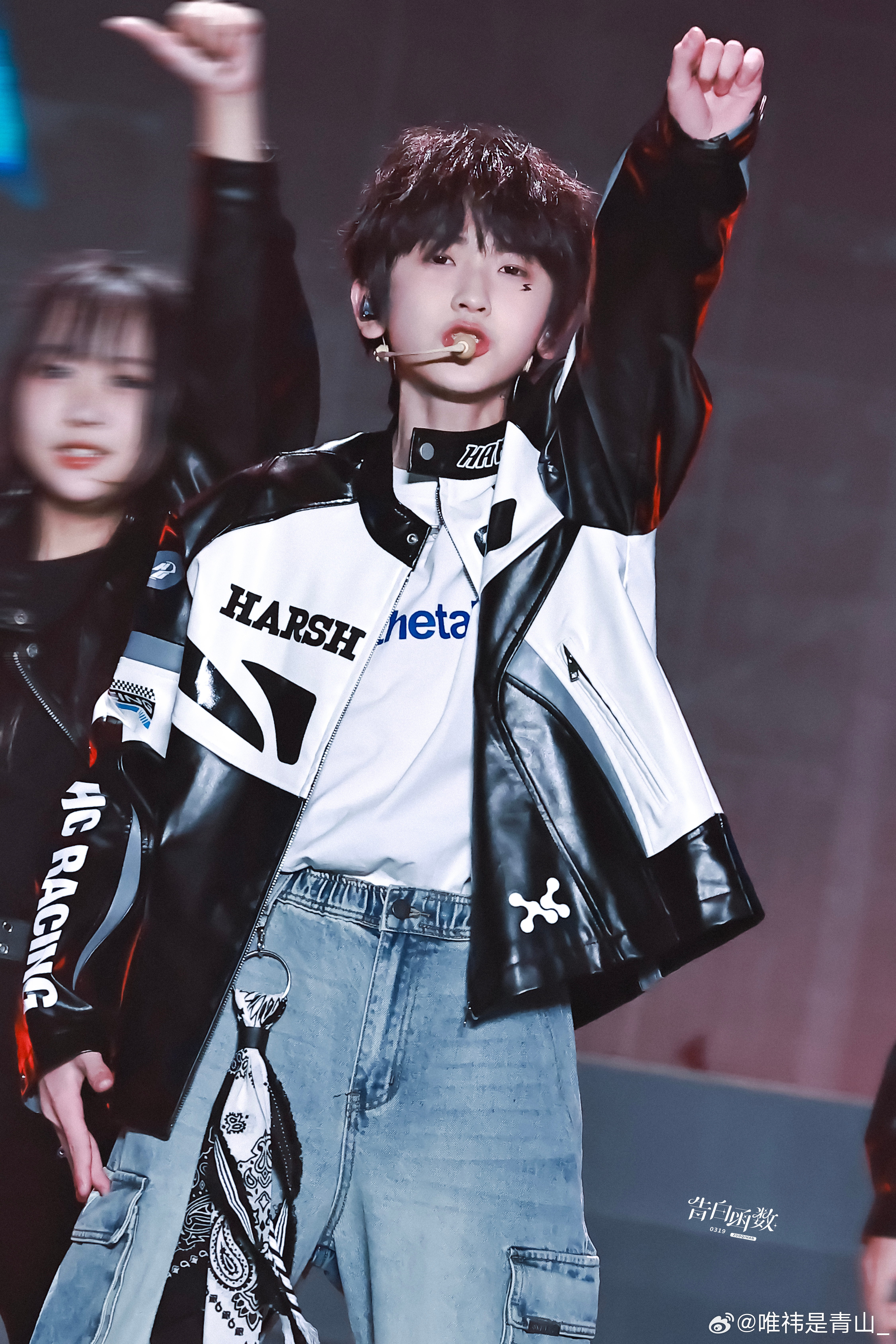 左奇函[超话]  💙左奇函 四代第一鼓手 💙左奇函 四代第一rap担  °⑅