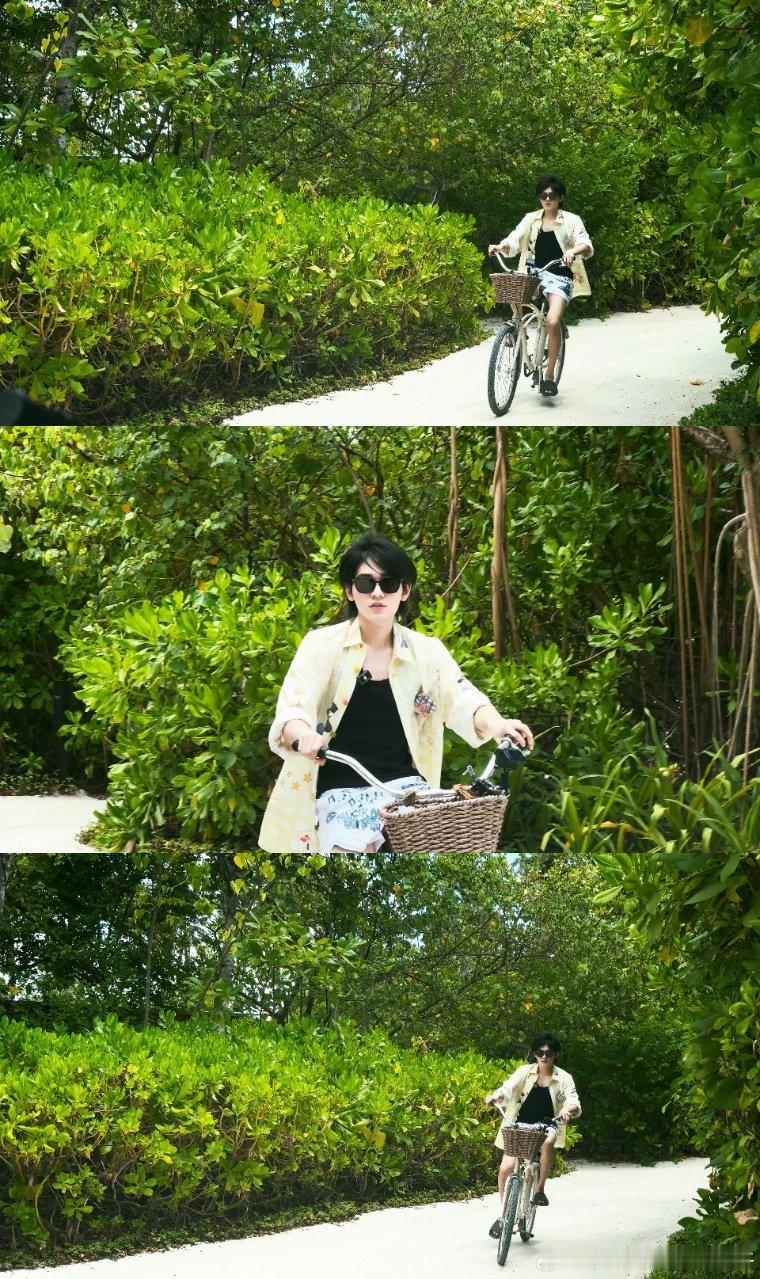 宋亚轩马尔代夫十二宫格 宋亚轩马尔代夫旅行明信片宋亚轩马尔代夫旅行明信片来啦 