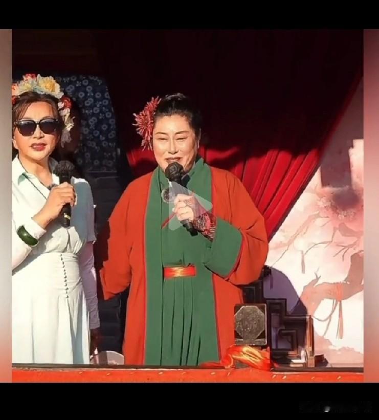 我有一种预感
万岁仙的王婆！
再也不想让刘晓庆来现场了，这也太尴尬了。


我看
