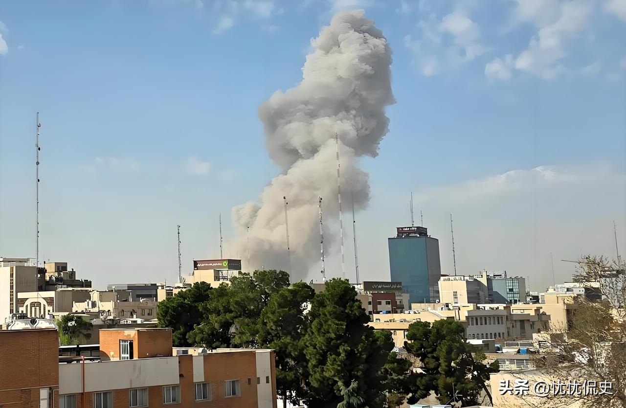 老美这回真栽了！
本想仗着自己的军事霸权，在中东欺负弱小、拿捏伊朗，却没料到，搬