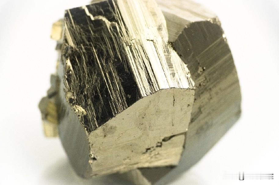 日本储存了47吨的钚原料是可以制造出核弹的，目前日本的“无核”假面正被一点点被撕