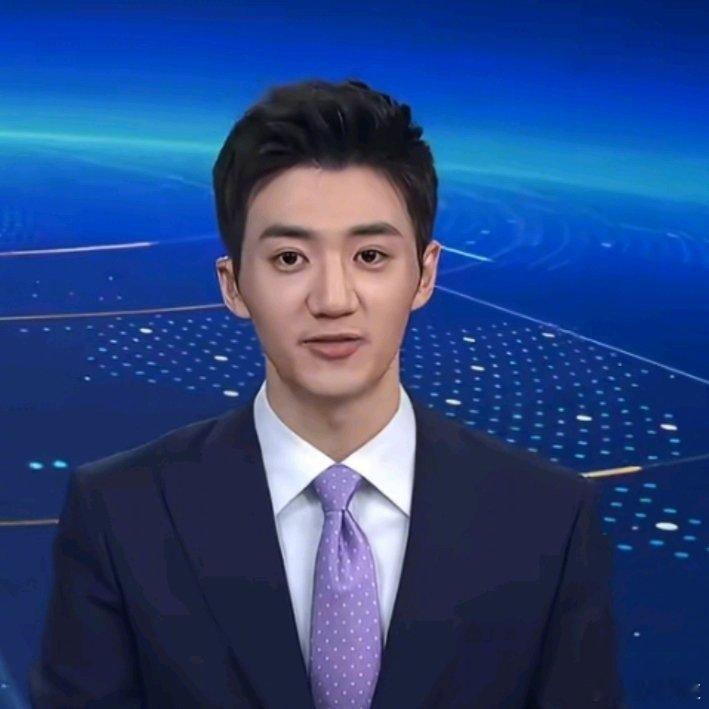 火车票开售即售罄的现象，主要源于铁路售票的特定策略与节假日期间高度集中的出行需求