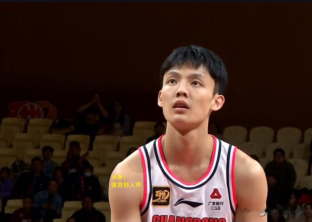 三分30中30！徐杰继续升级技能，下赛季要帮助广东队夺冠。
广东队休假期已经结束