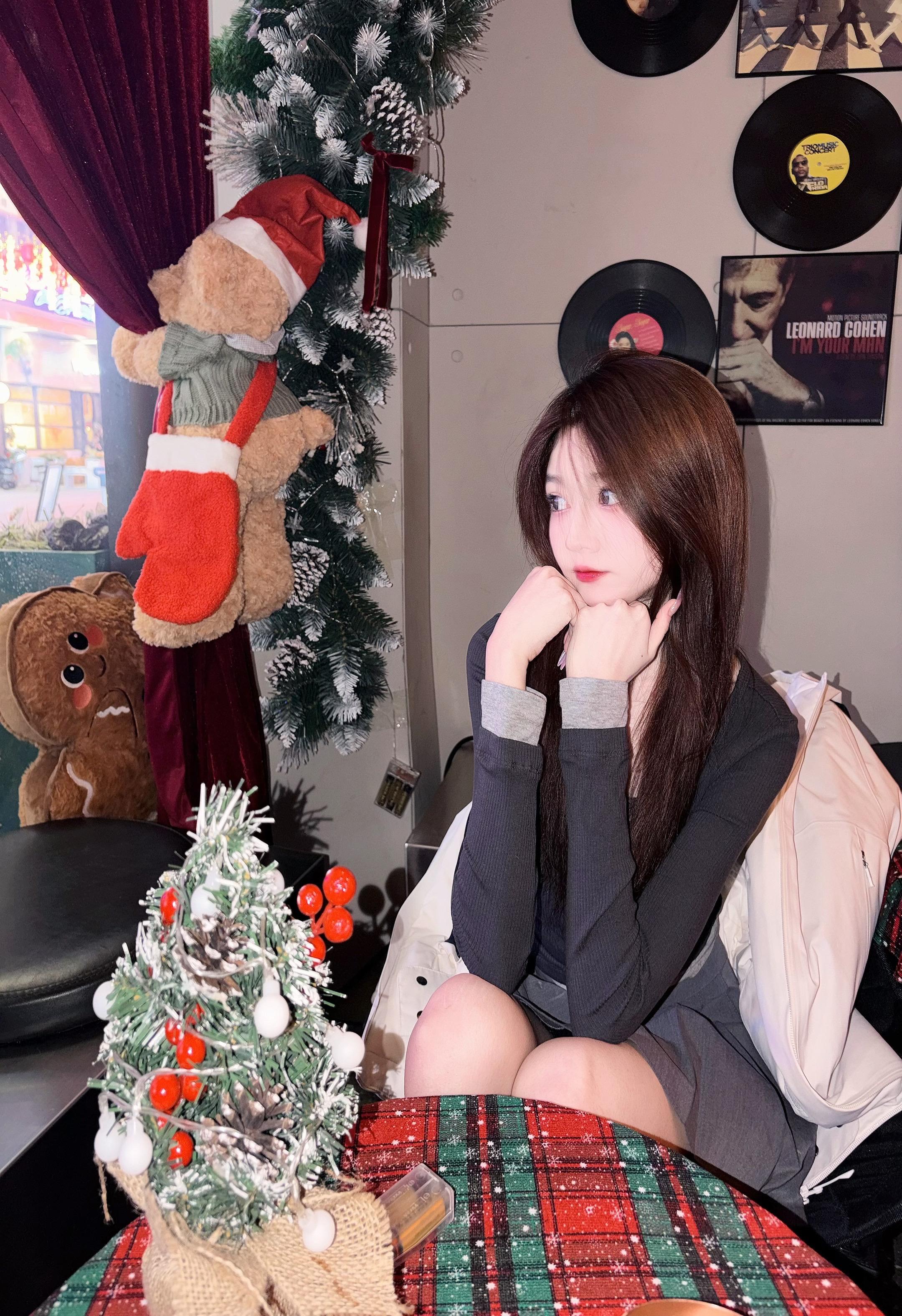 既然都决定好的事情  就不要多此一举的来问我   因为我的意见对你来说...