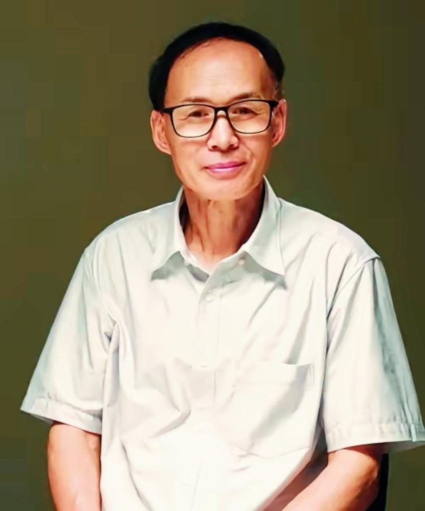 复旦大学的梁永安教授说："我有钱，但是我不花，我自己煮碗面吃。我生活艰苦，努力存