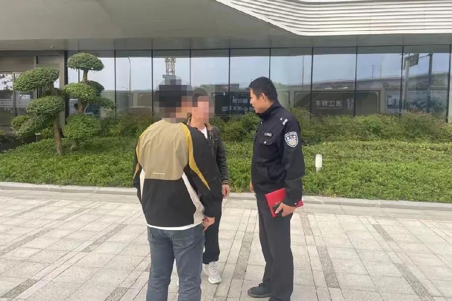 警惕！财务鼠标异动背后的玄机

亲爱的朋友们，今天要给大家讲一个发生在杭州的惊险