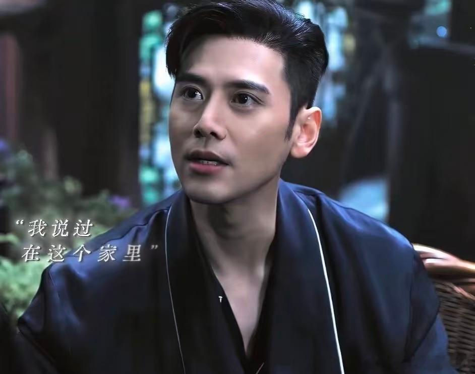 玉簟秋拍了小妈爱上赘婿 这份感情不只是心动，还裹着旧仇与算计，爱和恨缠在一起，早