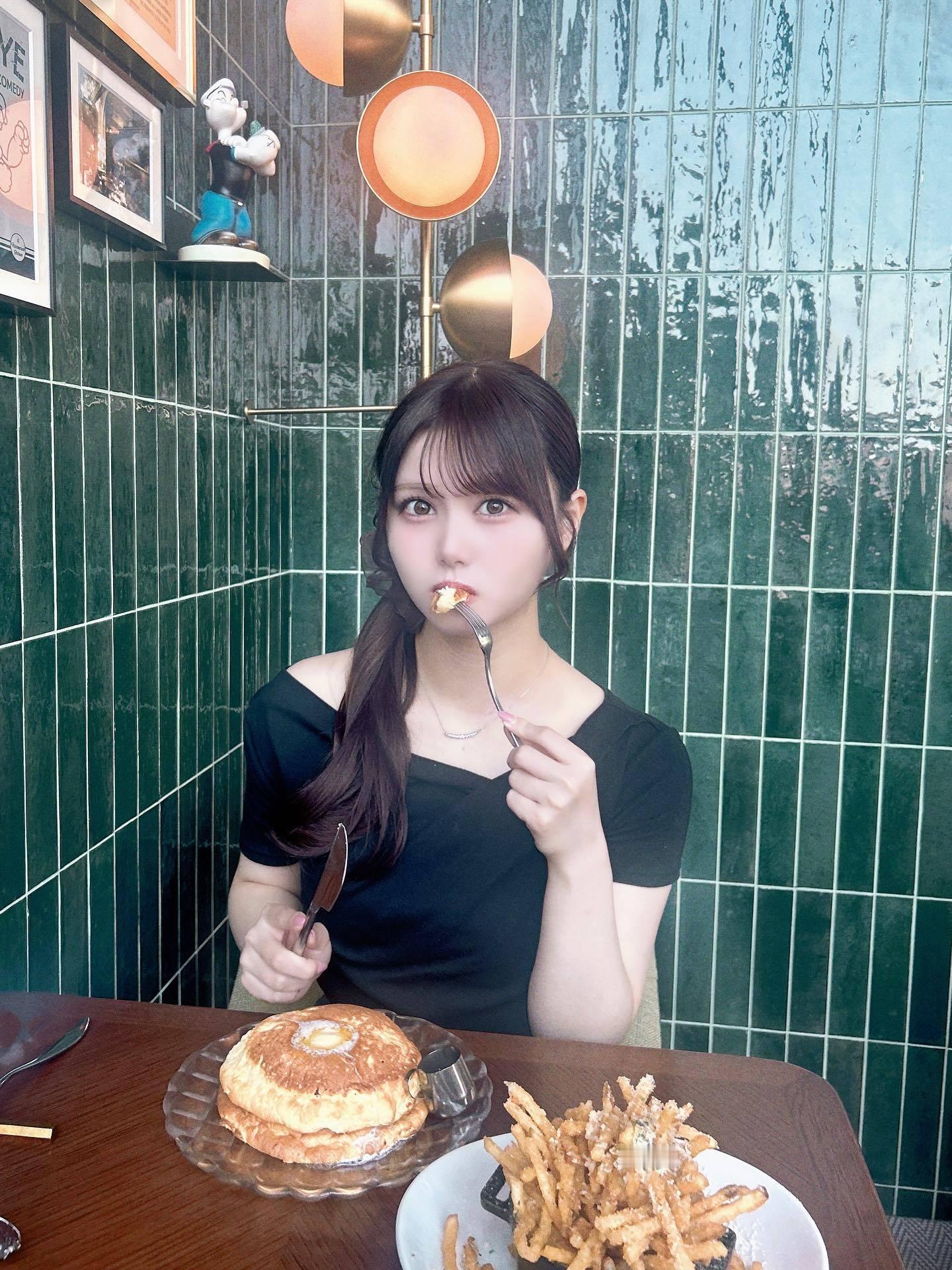 伊藤理々杏「いつの日かのお昼🥞🍴」ririagram ​​​