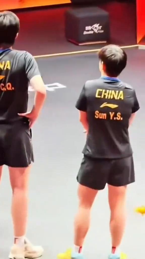 摇来摇去，摇摇温柔的。