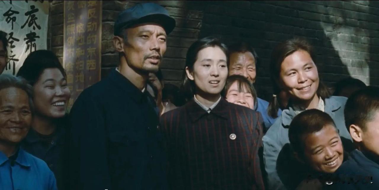 看完《活着》,都会有什么感触?

说实话，我真不想聊《活着》。不是不好看，是看完