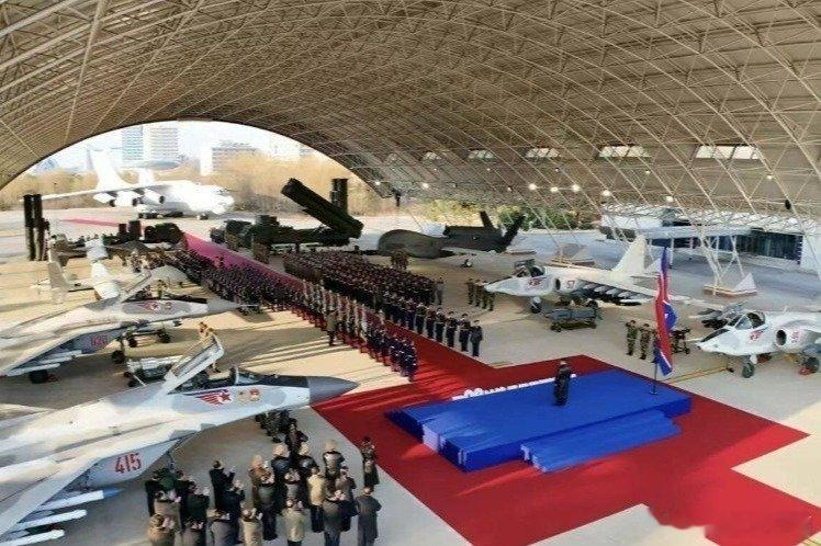 凤凰新闻【铁了心要与中国开战？俄专家大胆预测，日本或要同时迎战中朝空军】中日关系