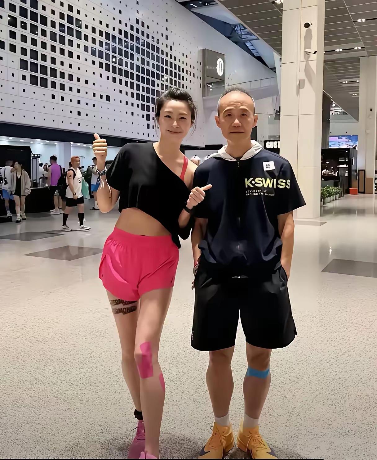 当初逼着王石健身运动，如今自己却独守空房的她，是谁呢？