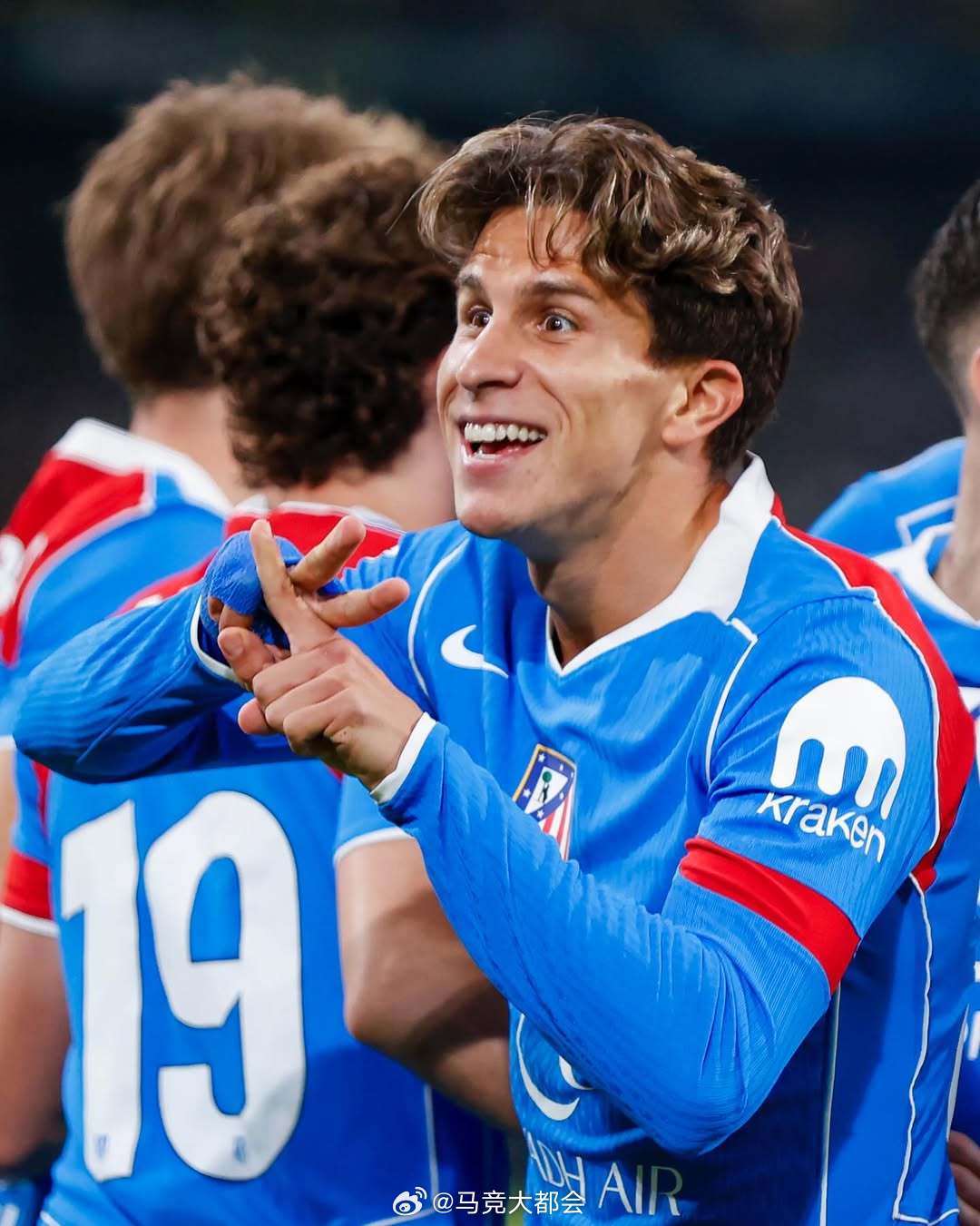 马竞今天和朱利亚诺完成续约，合同到2030年，违约金五亿。（marca） 