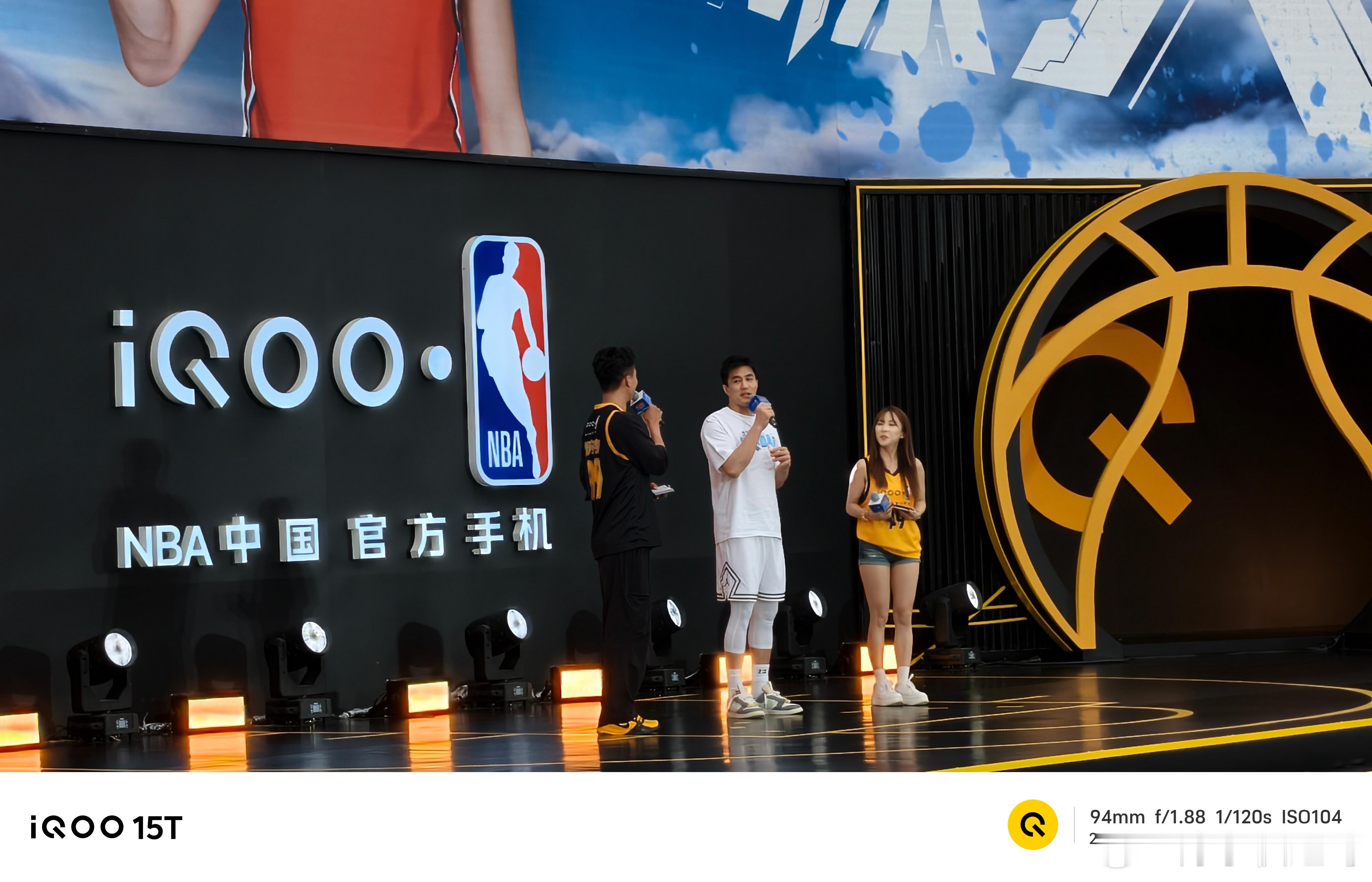 iQOOxNBA高校篮球赛昨天等待决赛开场的每一秒都好漫长！看大家都在发微博，陆
