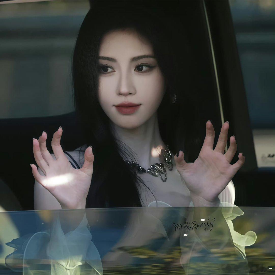 鞠婧祎 jjy鞠婧祎阿黛 jjy鞠婧祎露芜衣 "你是被光偏爱的,你的名字燃起我永