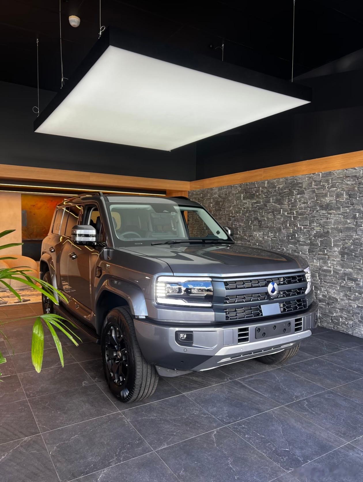 腾势 B5 最新参数价格• Denza B5：$88,990 + ORC• De