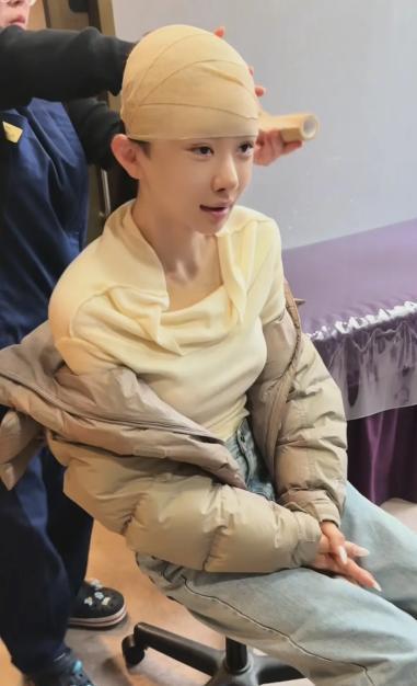 “太疯狂了！”2025年，江苏一29岁女子为了有个完美的高颅顶，特地花18W去美