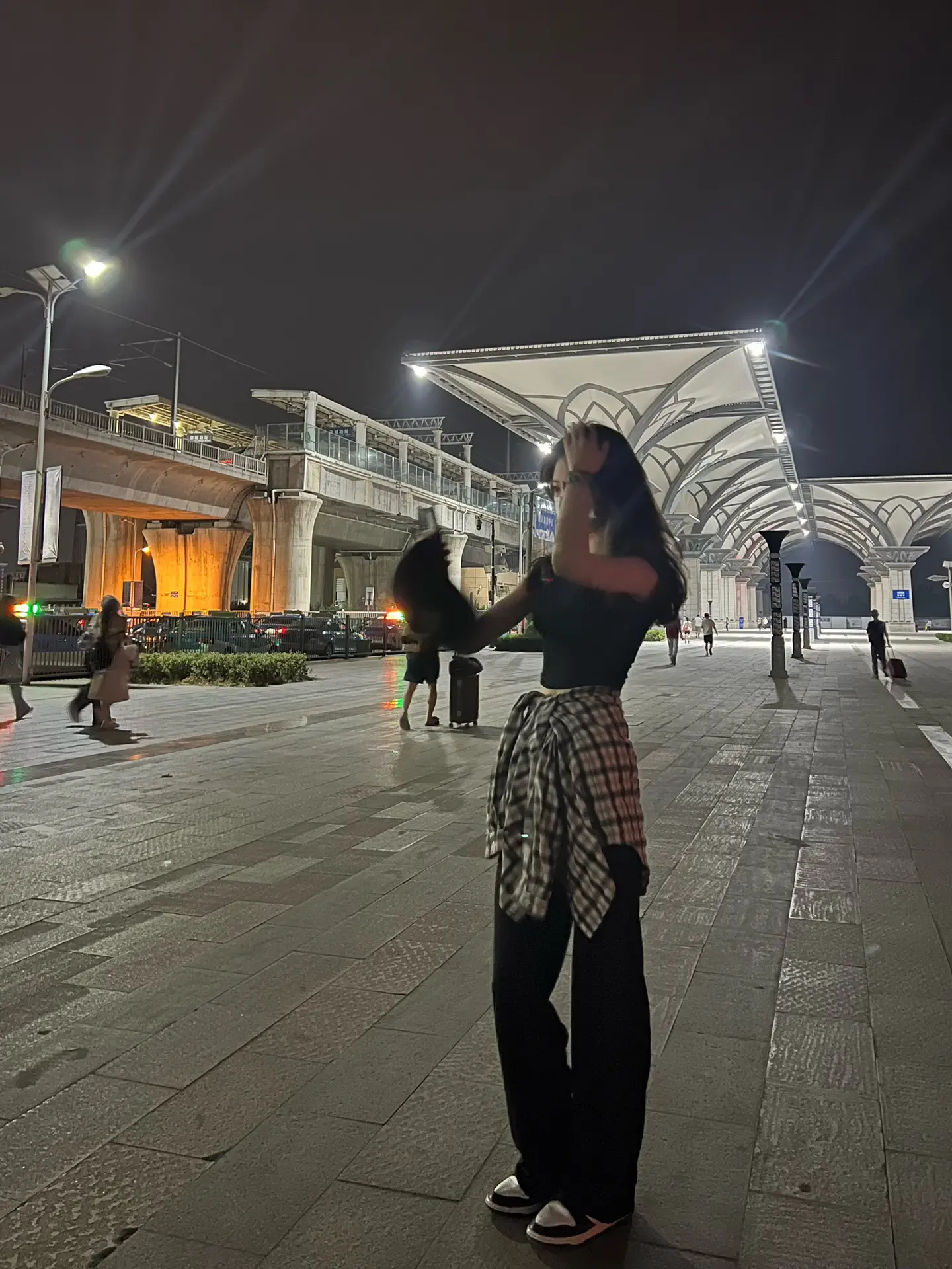 分开时我会笑着说