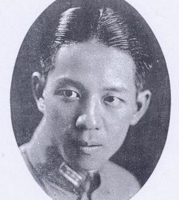 1937年，南京沦陷，工兵营长钮先铭为活命，跑到寺庙当和尚，谁知却引起日军的怀疑