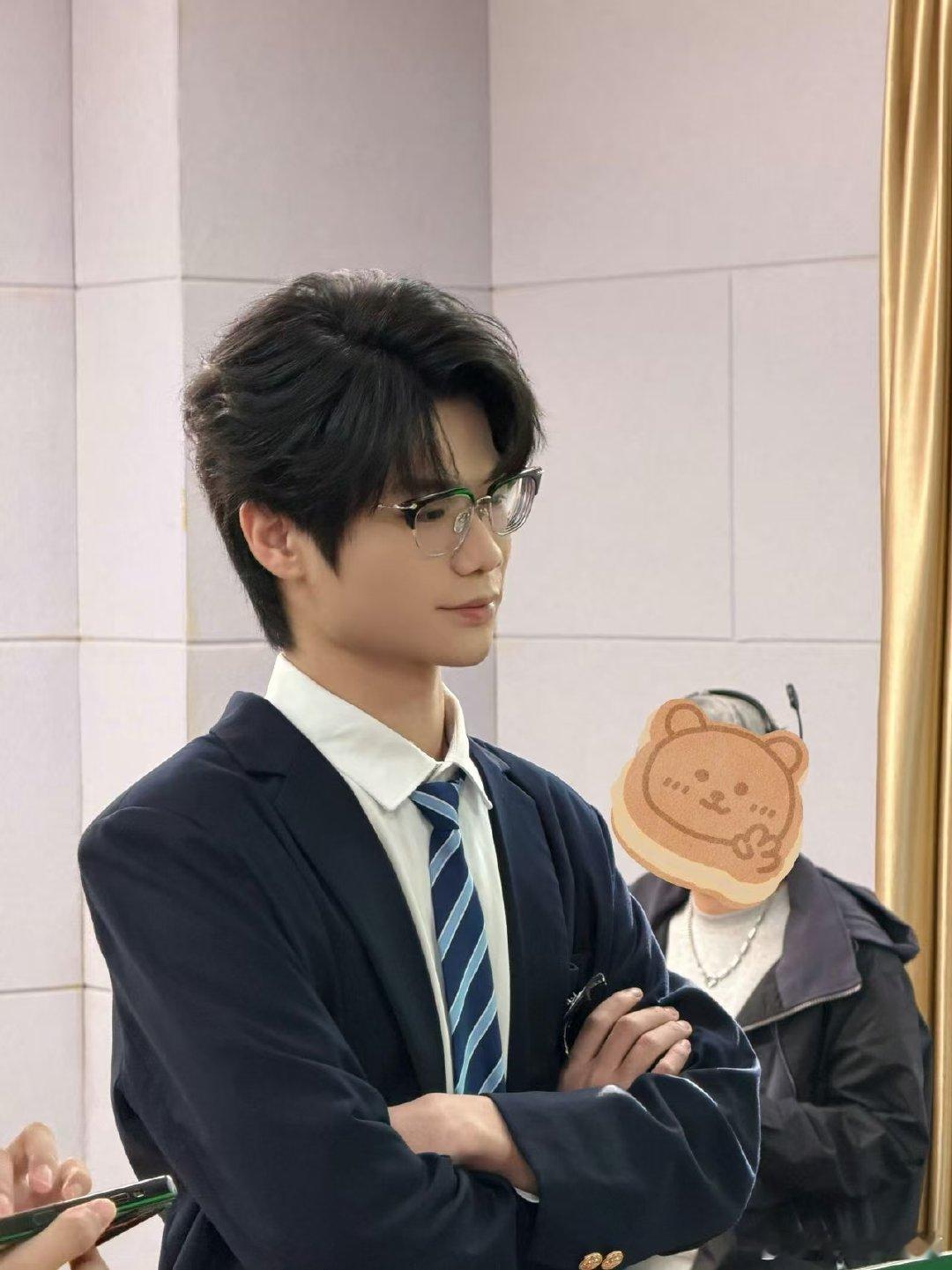 33广东双马尾在岭南的晨光里，双马尾承载着珠江的活力！33的反差感绝了，这样的电