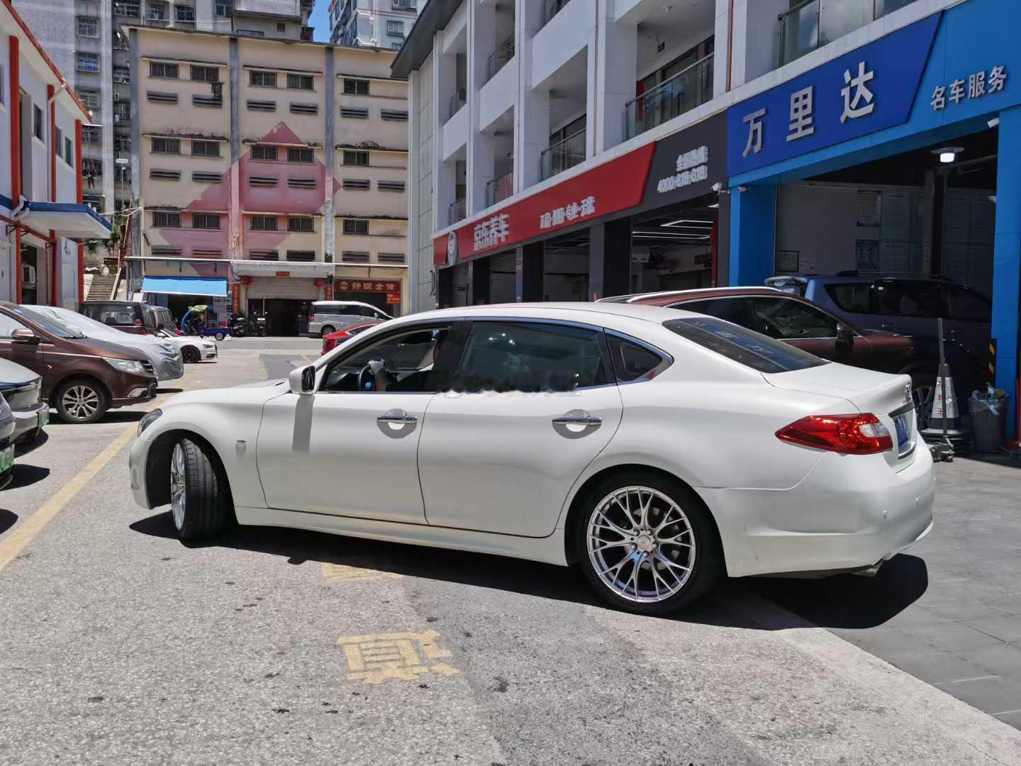 英菲尼迪 Q70，更换 坂東 WEDS SA20R 全新 20寸 完工！ ​​​