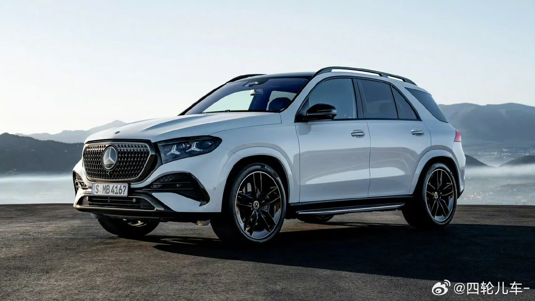 汽车  奔驰GLE和GLS改款图，也用上了三联屏。二次改款的奔驰GLE和GLS，