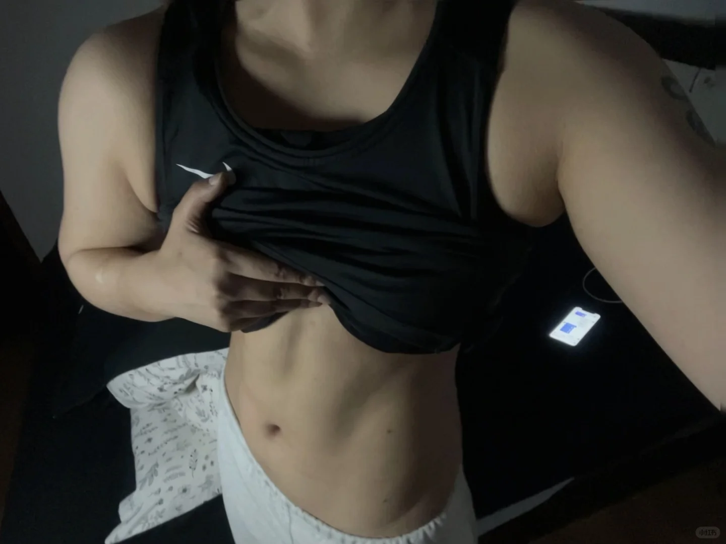 健身女生80公斤的小肚子